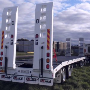 3 Axle Dog Trailer With Aluminium Ramps For Truck Loading