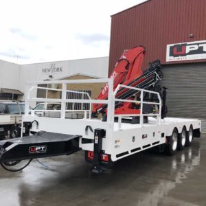 Tri Axle Crane Trailer With Duel Hydraulic Legs