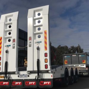 Tri Axle With Flush Coaming And Black Rims